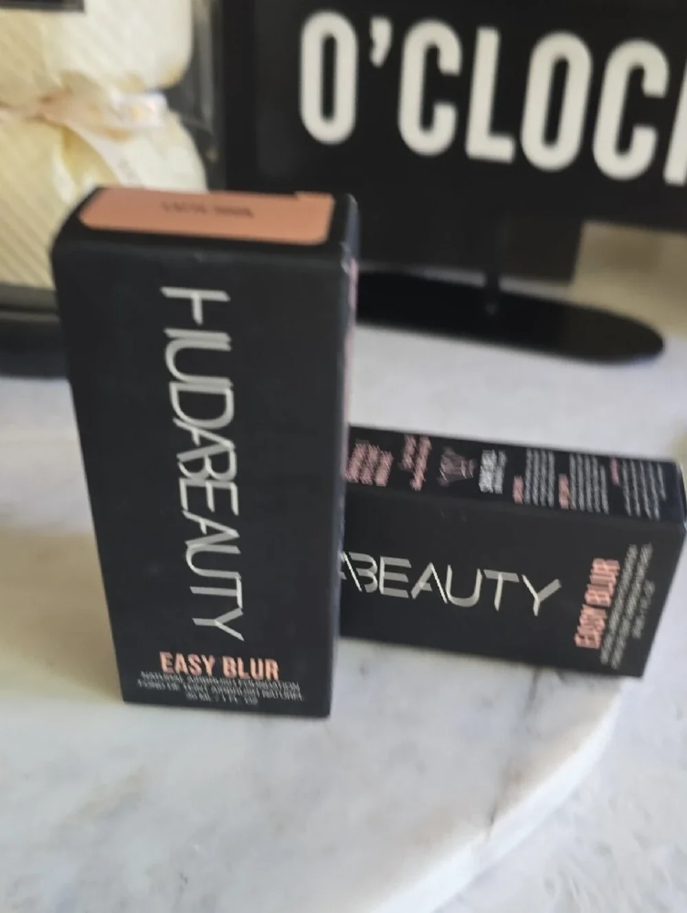 huda beauty Easy Blur Natural Airbrush Foundation